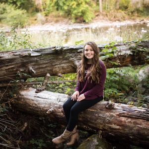 Meet your Posher, Alyzza